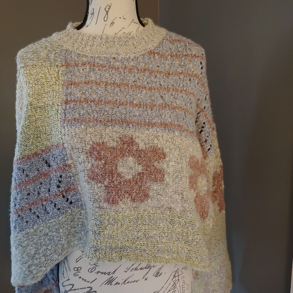 Floral Patterned Sweater - Cream and Pink